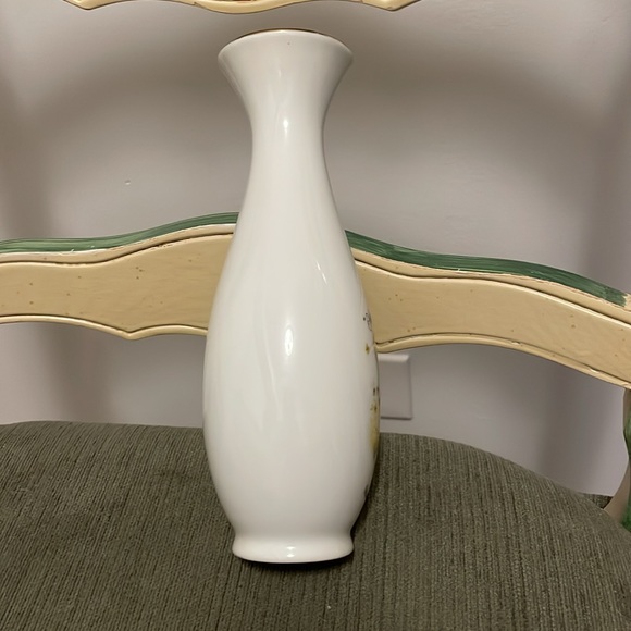 HOLLY HOBBIE // porcelain vase // “happiness is having someone to care for” - Picture 6 of 13